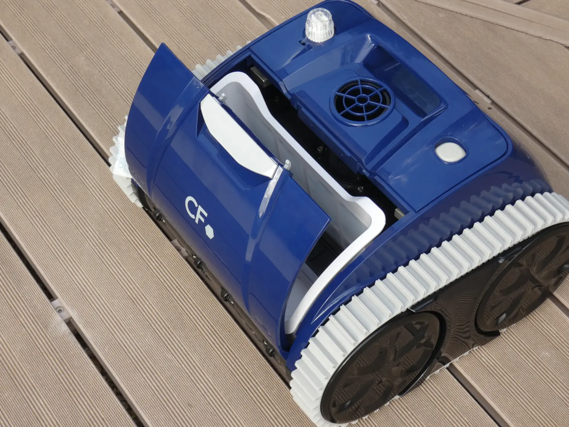 CF Poolroboter CF200CL mit Lithium-Ionen-Akku Blau-Schwarz, automatischer Bodenreiniger Wand und Boden, max. 120m² Poolfläche – Bild 3